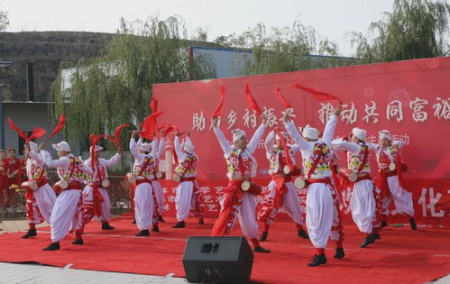 文化潤心田 文藝家采風創(chuàng)作、惠民演出與藝術(shù)交流的多維實踐